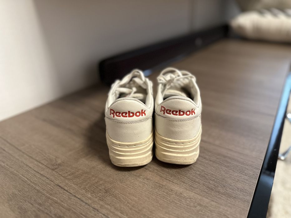 Vând Adidași Reebok