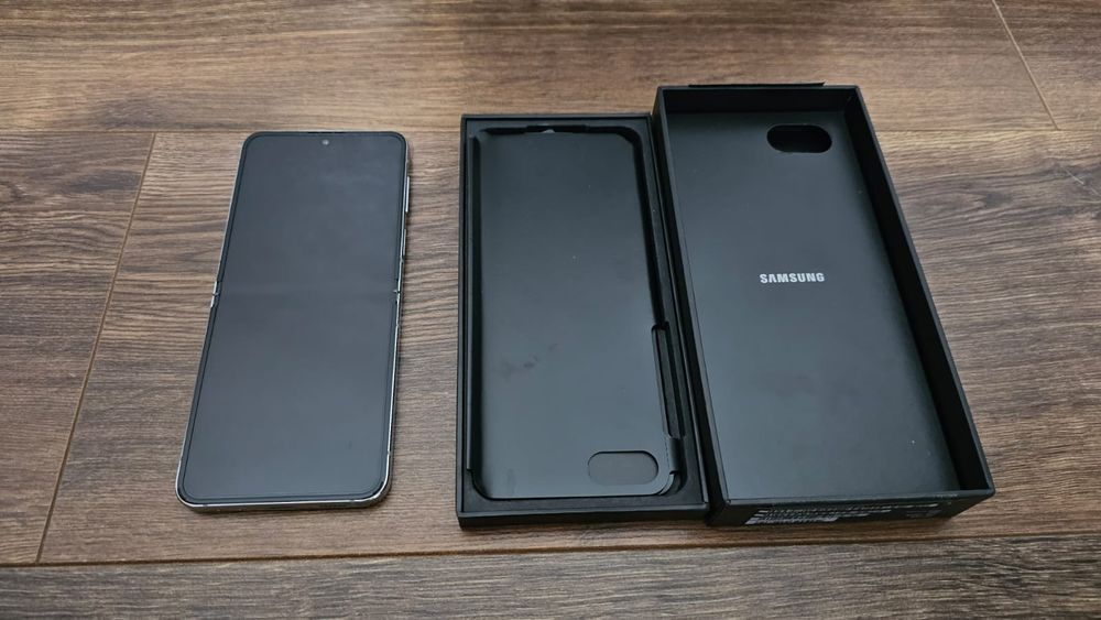 Samsung Galaxy Z Flip 5