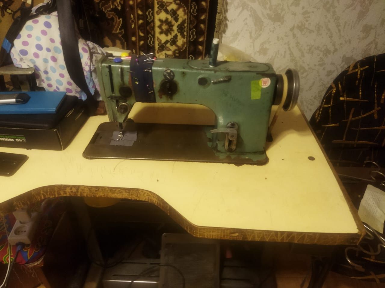 Продам швейную машинку