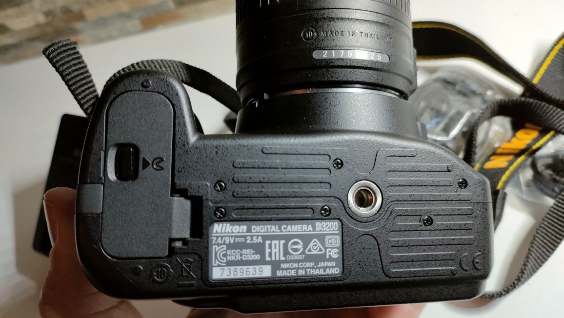 NOU Aparat Foto Nikon D3200 obiectiv Af-S DX 18-55 VR II impecabil