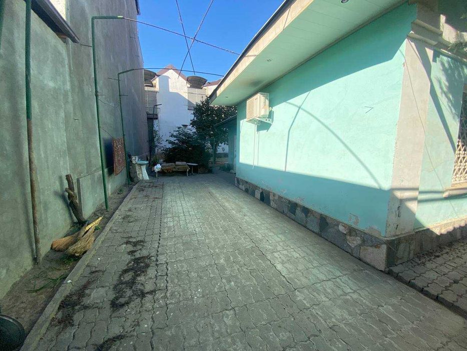 продам дом на ул. Кичик Бешагач, 4.2 сотки, фасад 17м, требует ремонта