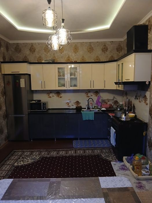 Срочно продаётся двух этажный новый дом.