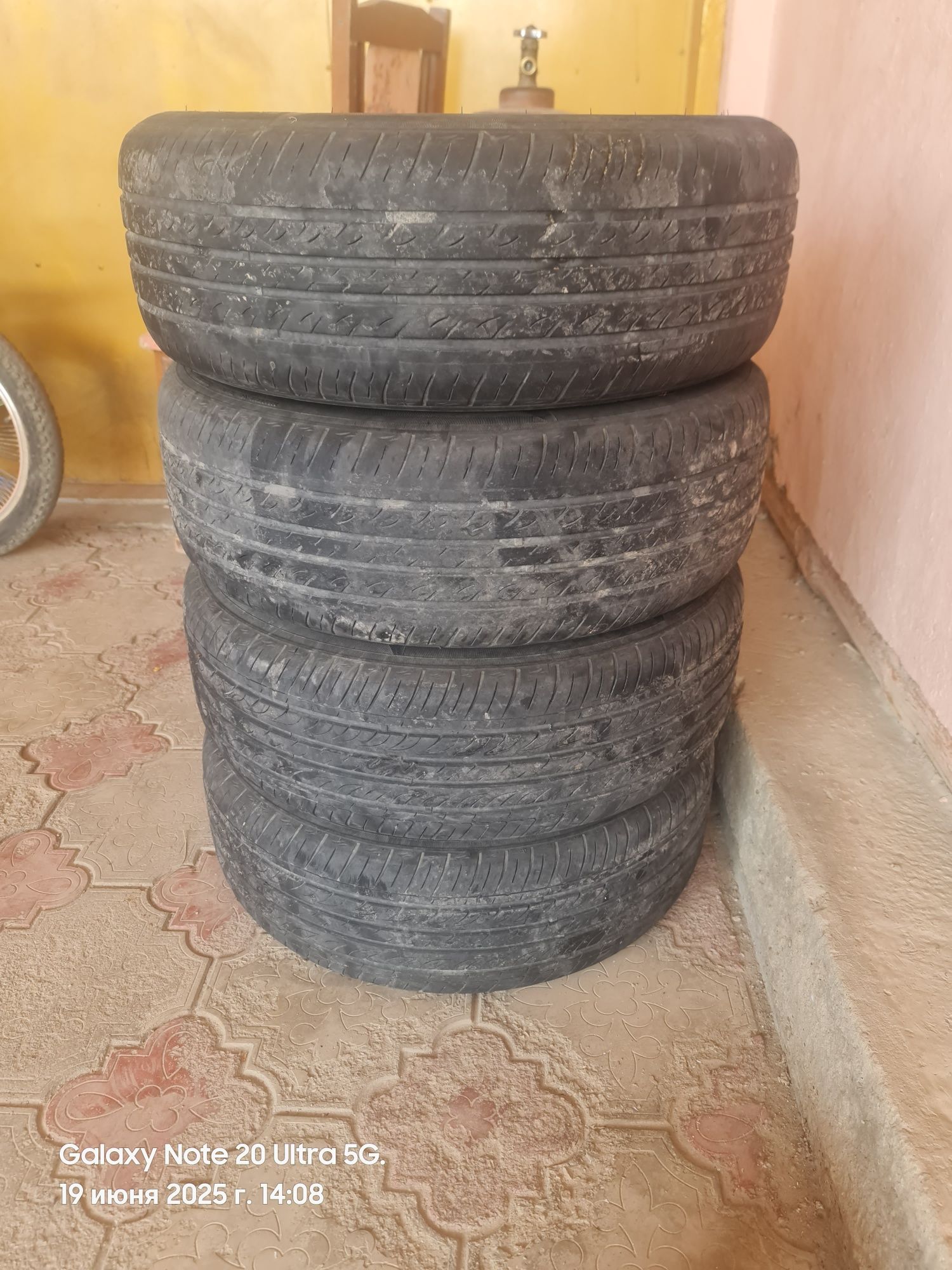 Продам диска с резиной.