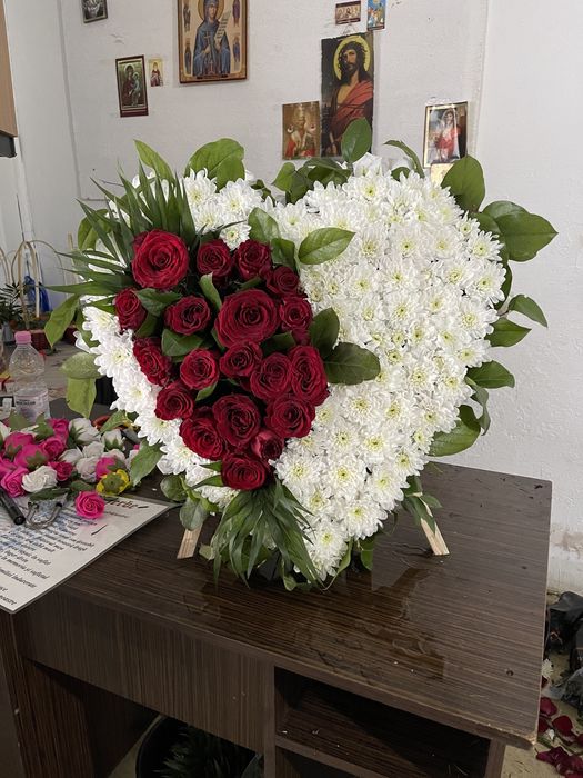 Coroane Funerare (Flori Naturale/Artificiale)