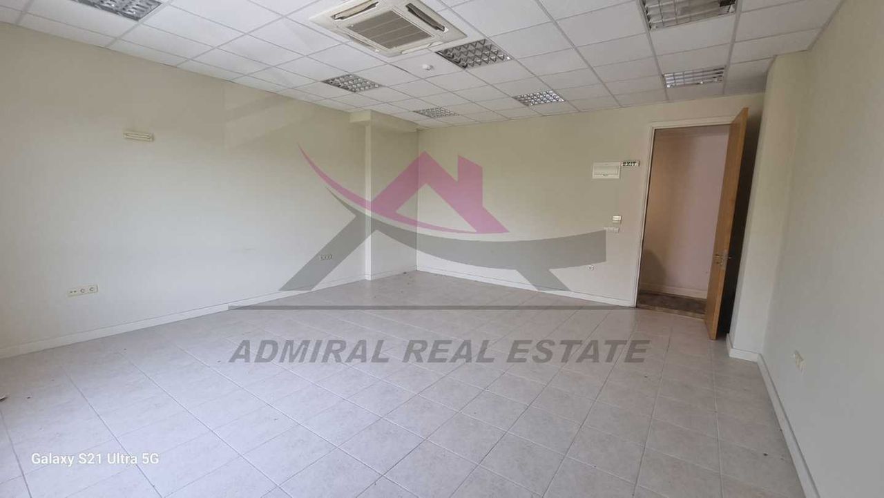 Дава се под наем Офис в Варна, Младост 2 - 100 кв.м за 800 € - Снимка #1