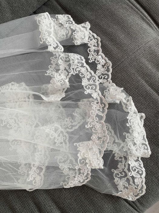 Vand Rochie de mireasa impreuna cu voal