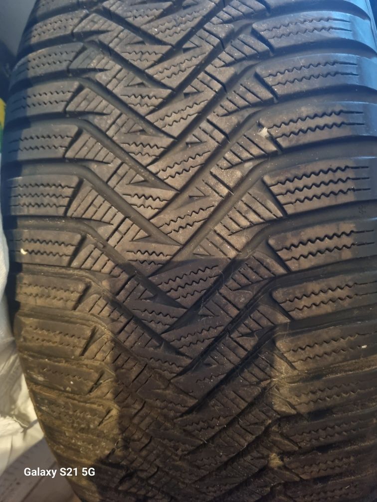 Зимни гуми 225/50/17