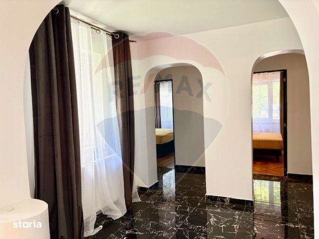 Apartament cu 3 camere de vânzare în zona Est