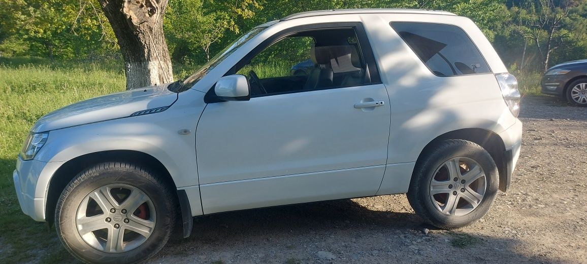 Vând suzuki grand vitara