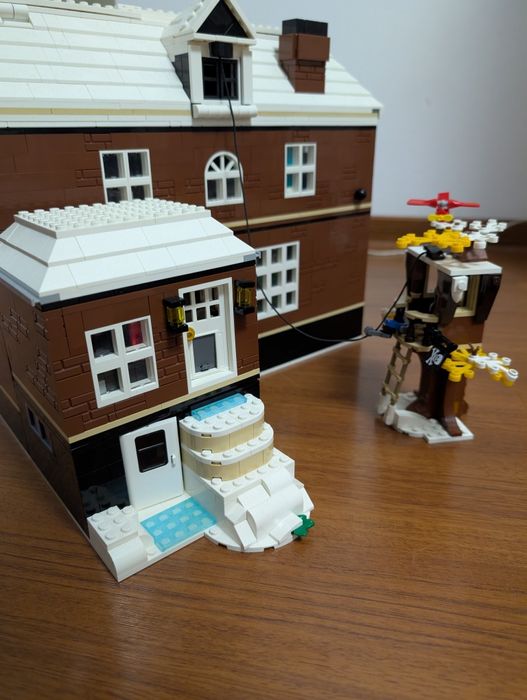 Originala Casa LEGO Ideas - Singur acasa 21330, 3955 piese