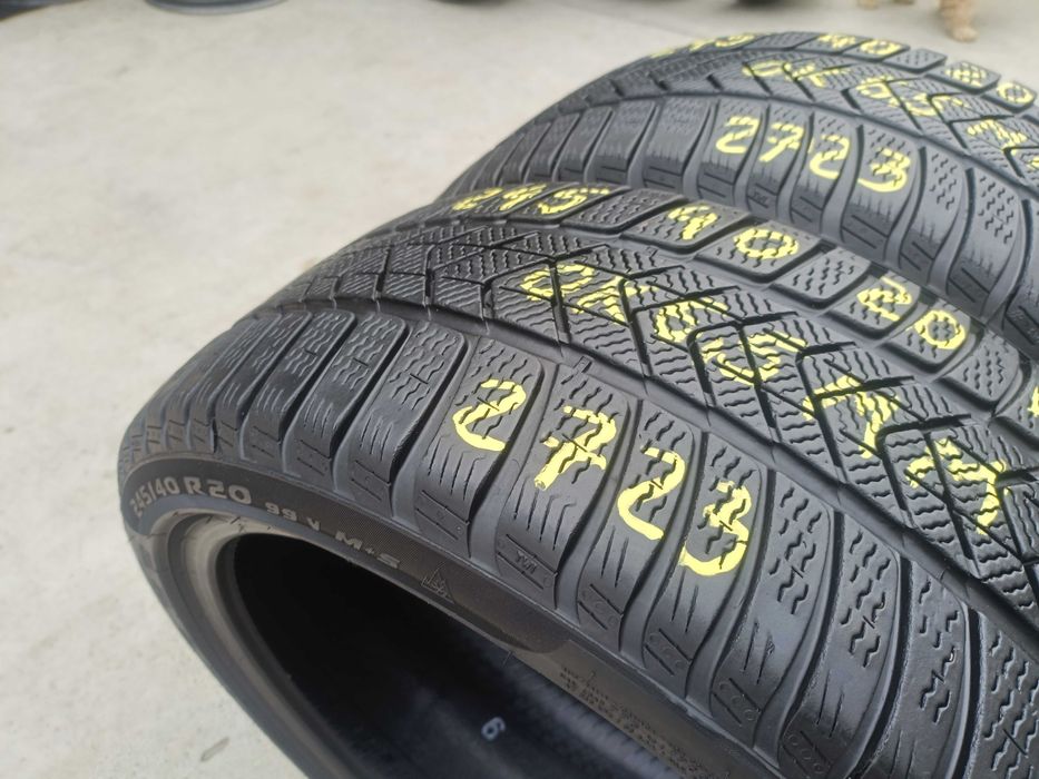 Doua anvelope iarna 245 40 20 pirelli sottozero 3 run flat 6,5 mm 2723