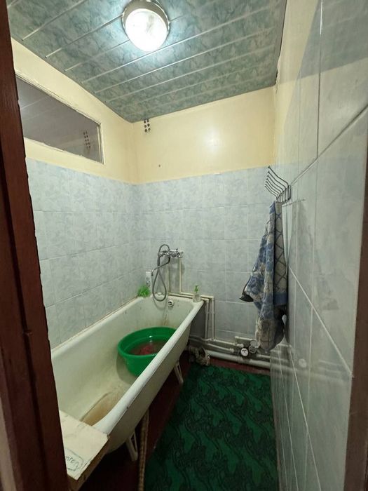 2 xonali kvartira sotiladi