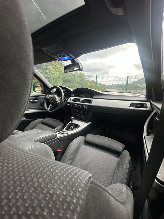 Bmw e90 320d.