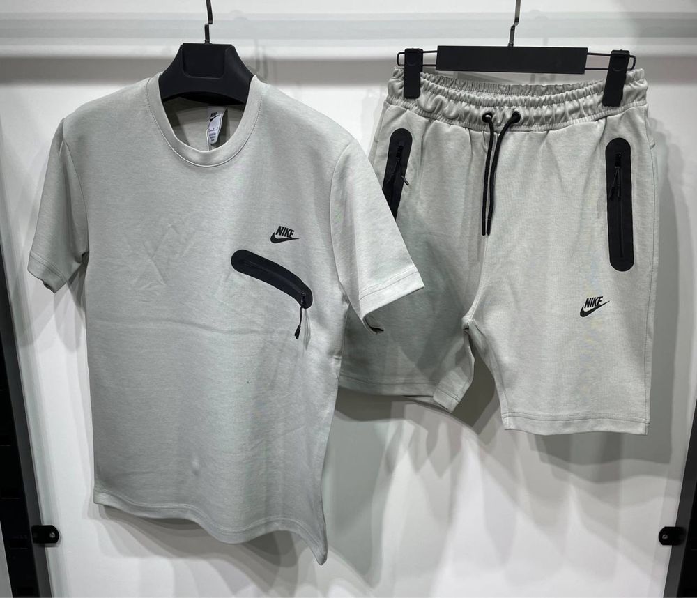 Compleu NIKE TECH Premium | Trapstar |Compleu Baieti | Barbati 2025
