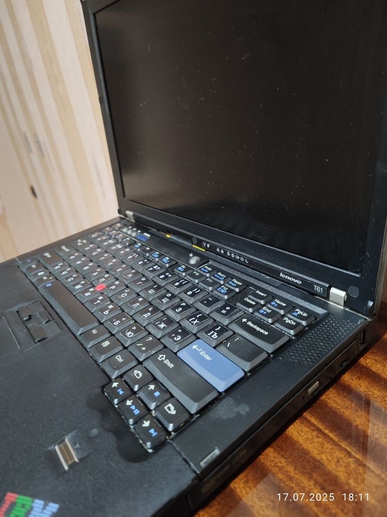 Продам ноутбук Lenovo ThinkPad T61 на запчасти