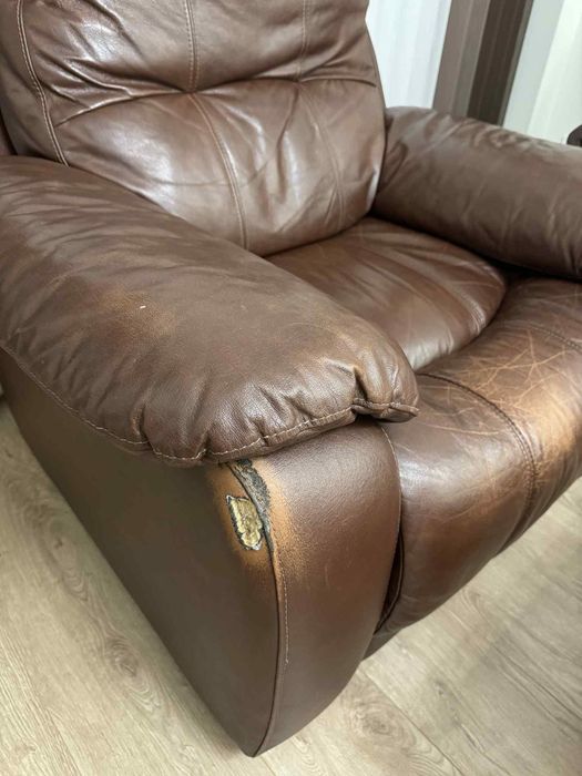 Кожен диван с кресло + ПОДАРЪК картина