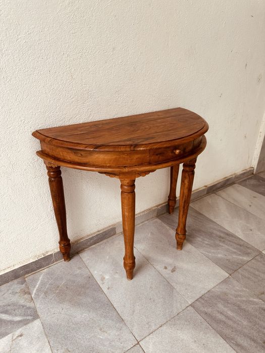 Конзолна маса от масивно дърво – колониален стил, ръчна изработка