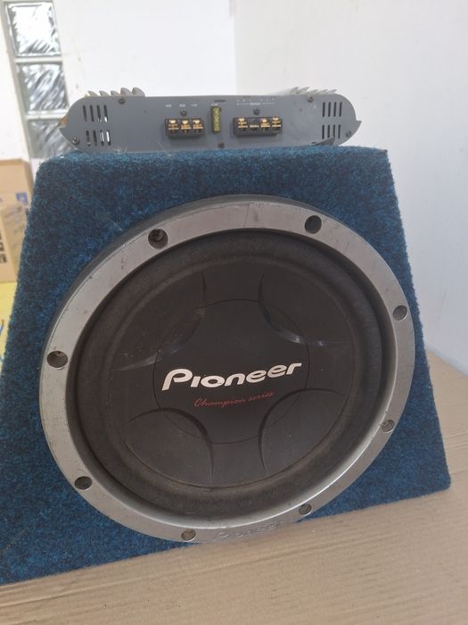 Subwoofer Pioneer + Stație JBL – 1200 lei (Casetofon cadou)