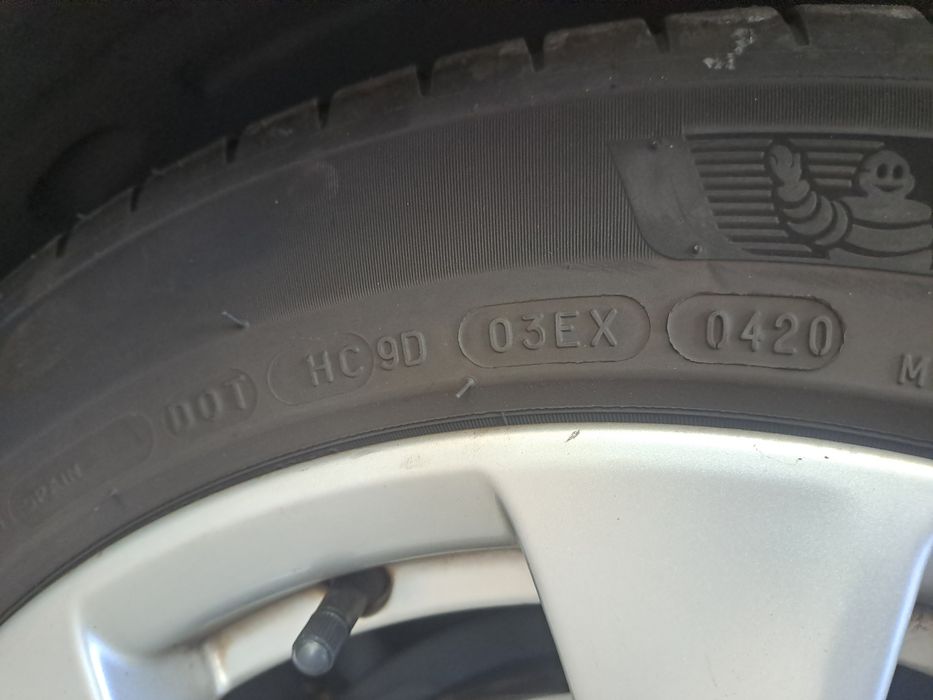 Продавам 4 бр. летни гуми Мишелин