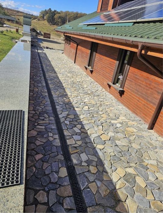 Piatră naturală de munte tranport si montaj in toata tara