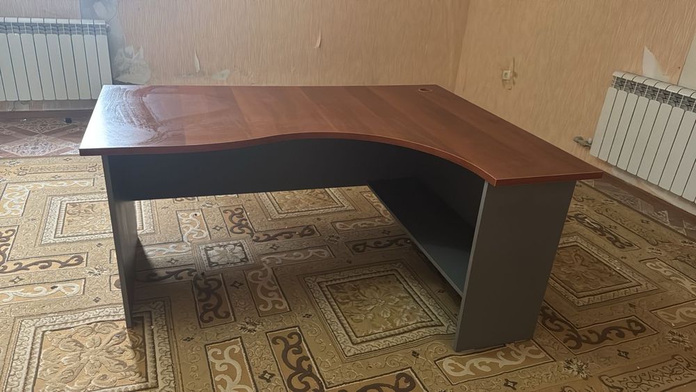 Продам Офисный стол