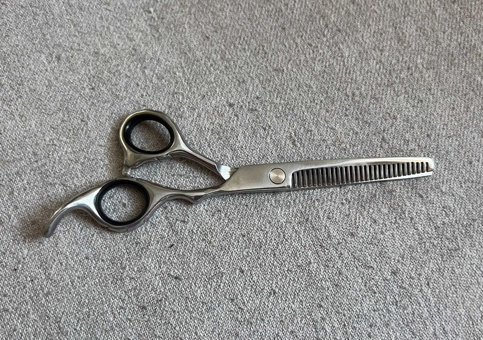 Foarfecă profesională de filat părul inox foarte bună ergonomic design