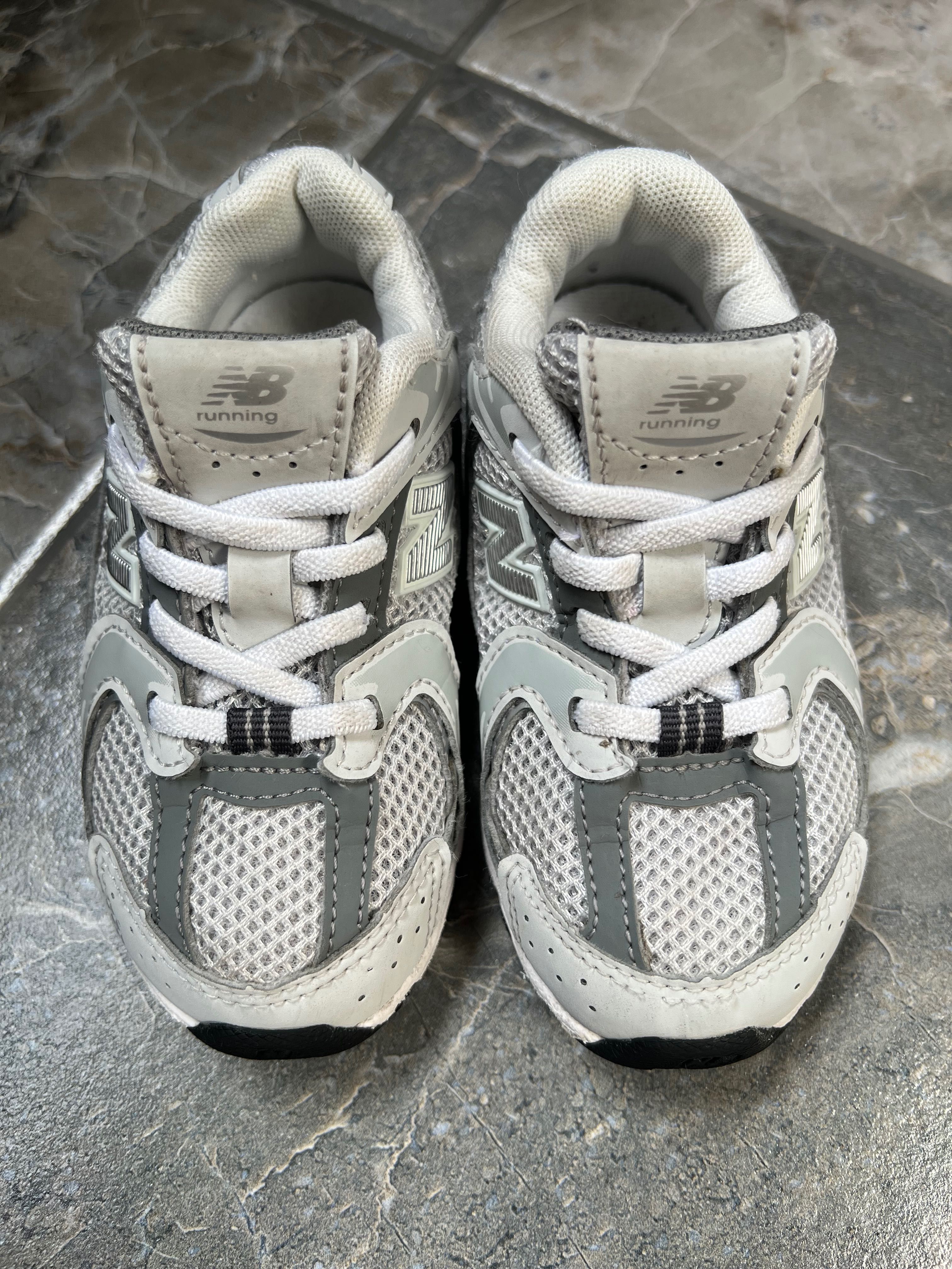 Маратонки new balance  номер 24