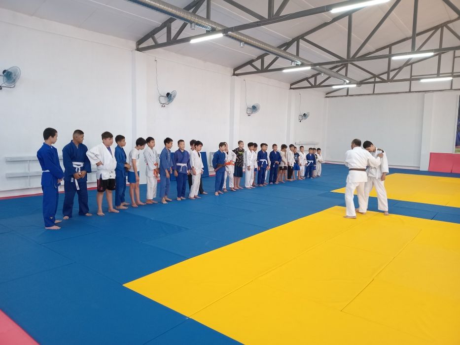 Сдается по часовую аренду борцовский зал 540кв.м