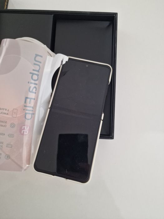 Nubia ZT 5g flip