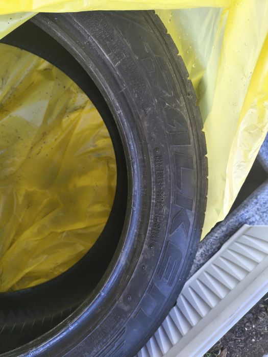 Продавам 4 летни гуми 215/55 R18