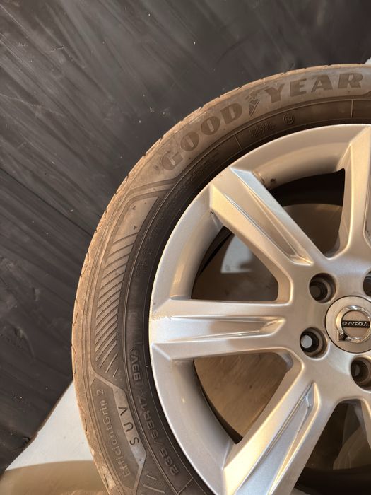 Джанти с летни гуми Volvo/Волво 17”