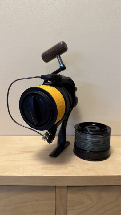 Mulineta Okuma Custom black CB 60 in garantie