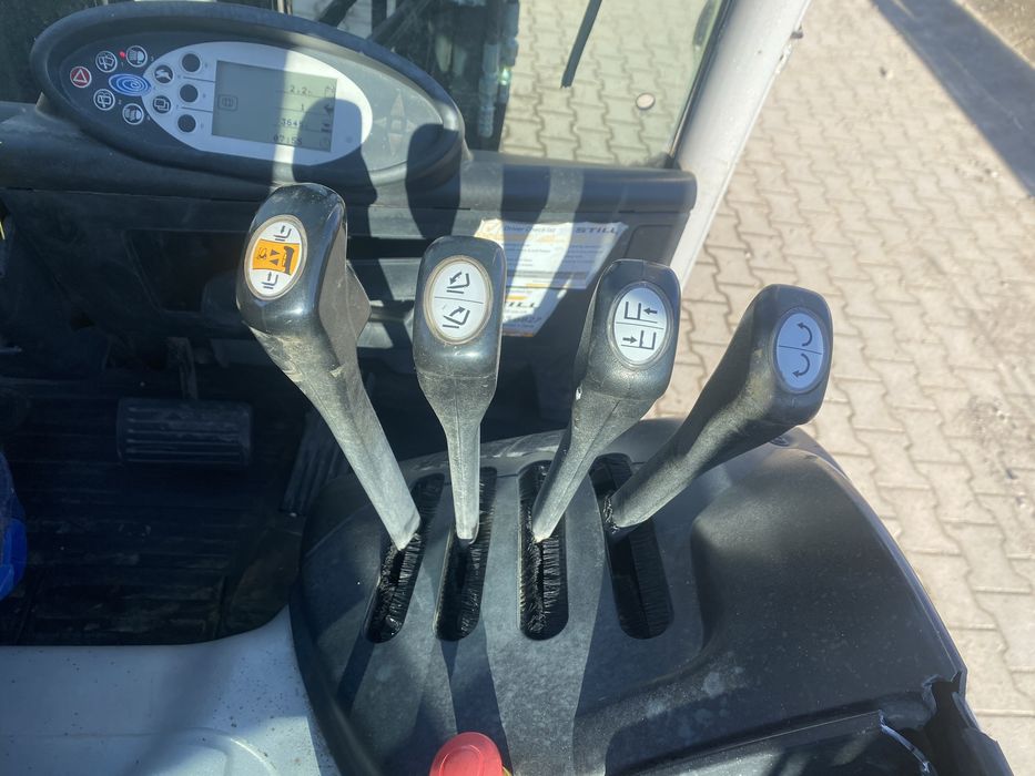 De inchiriat stivuitor cu rotator