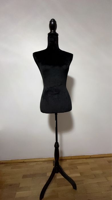 Manechine si accesorii  de inchiriat