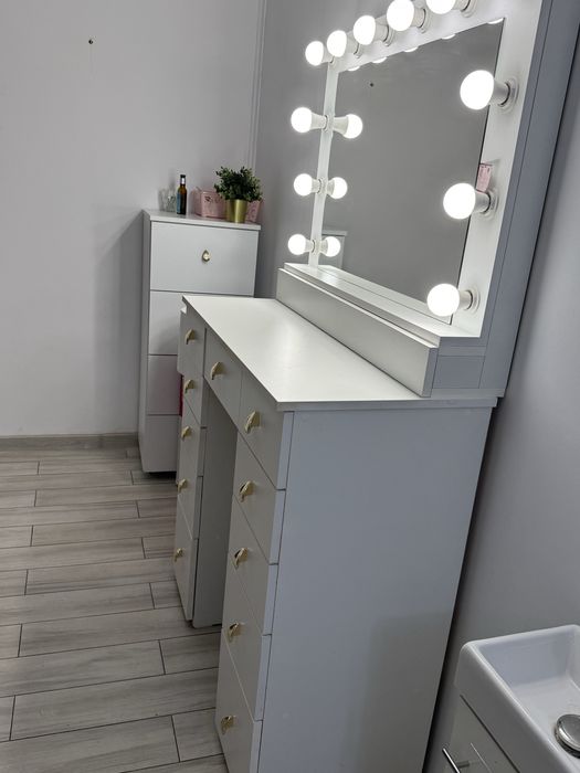 Masa pentru make-up profesionala