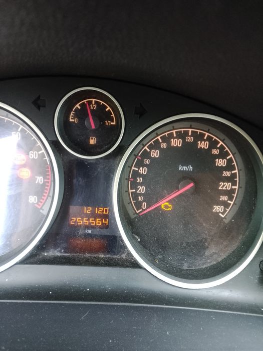 Vînd Opel Zafira