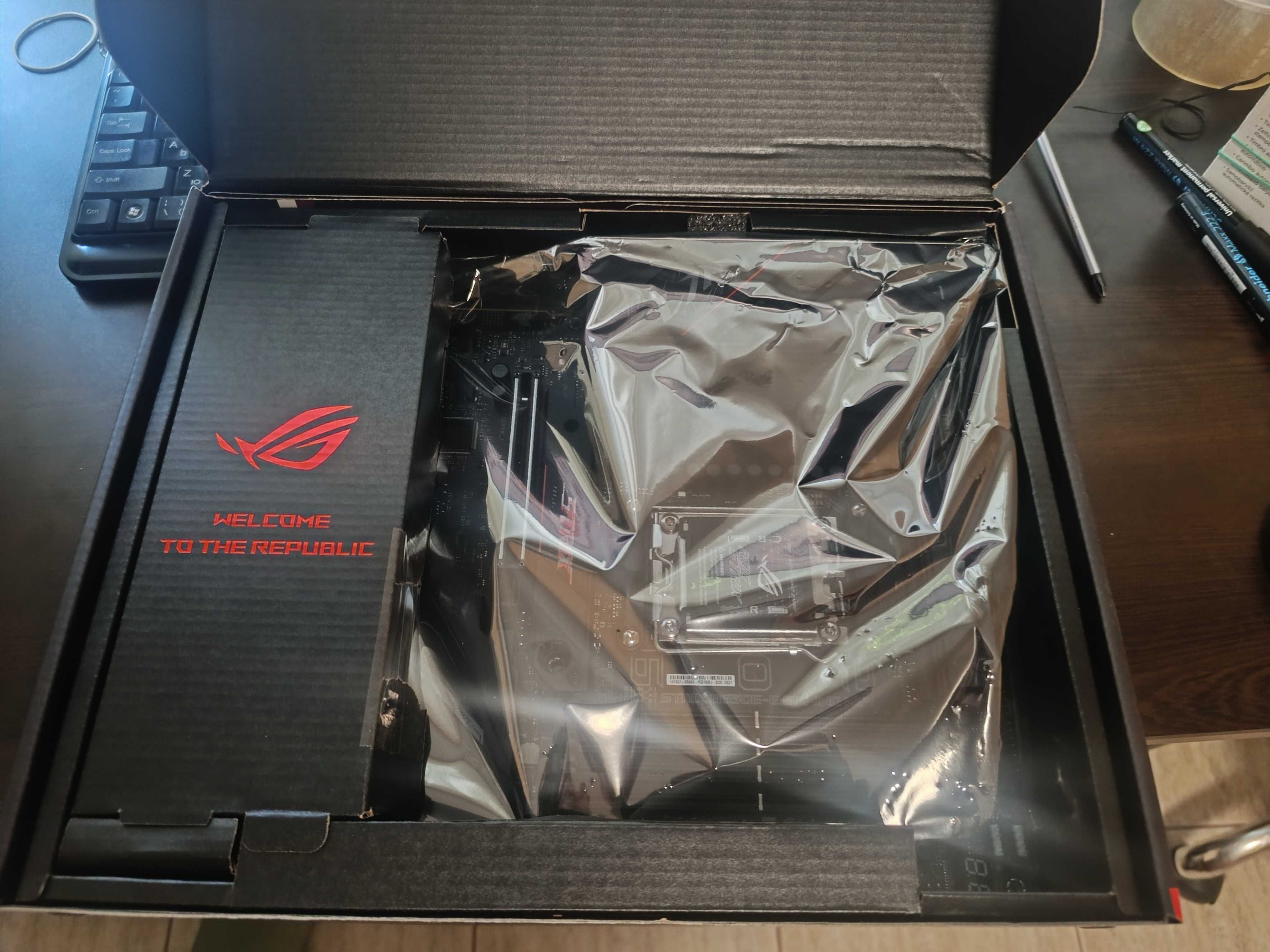 Дънна платка ASUS ROG STRIX B650E-E GAMING WIFI - AMD AM5 сокет
