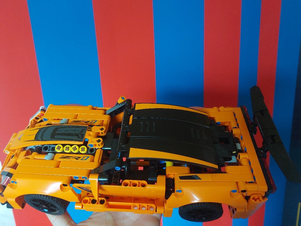 Masina Lego tehnic Chevrolet Corvette