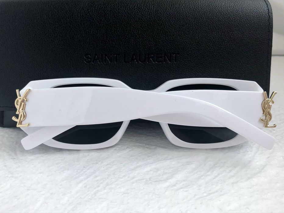 Дамски слънчеви очила правоъгълни 2 цвята черни бели