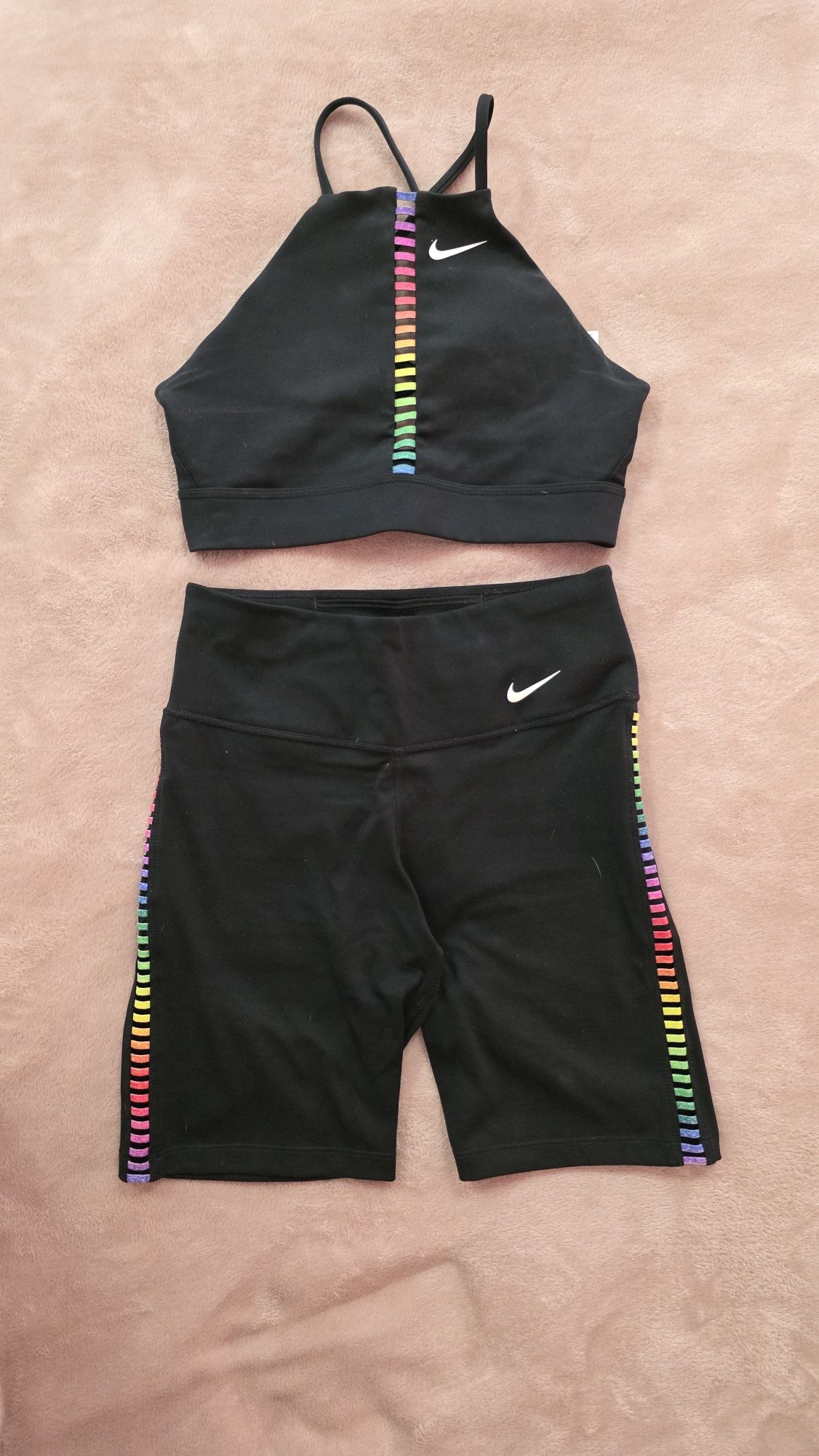 Спортни екипи Nike