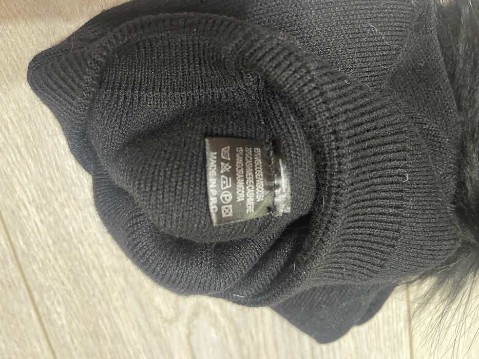 Căciula  cu moț din blana naturala si set , noi cu eticheta