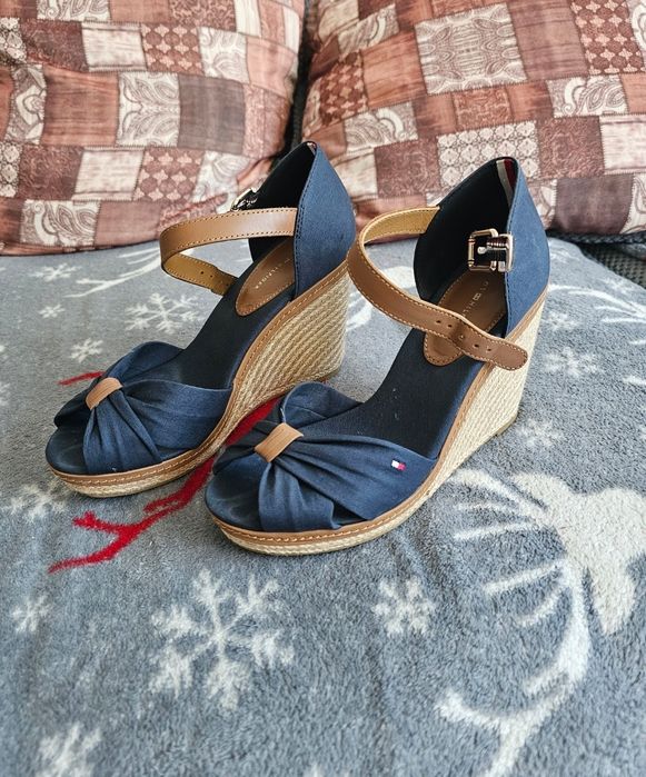 Sandale cu platforma tommy hilfiger marime 39