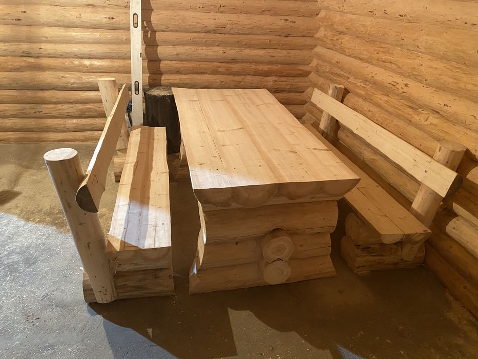 Masa din lemn rotund