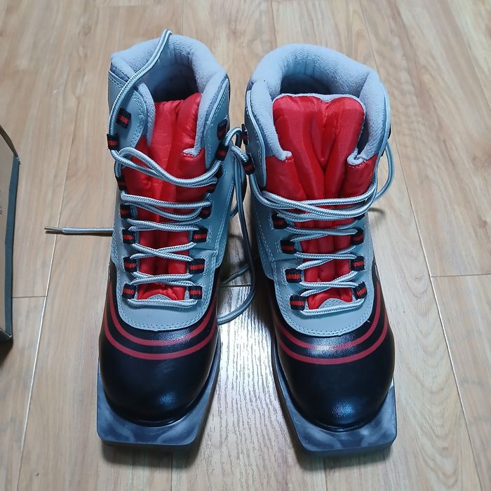 Лыжные ботинки 39 размер