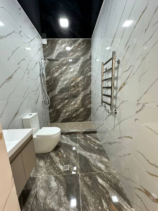 Продам Мирзо-Улугбекский районе Луначарском 1,3 соток 3 уровня 5 комна