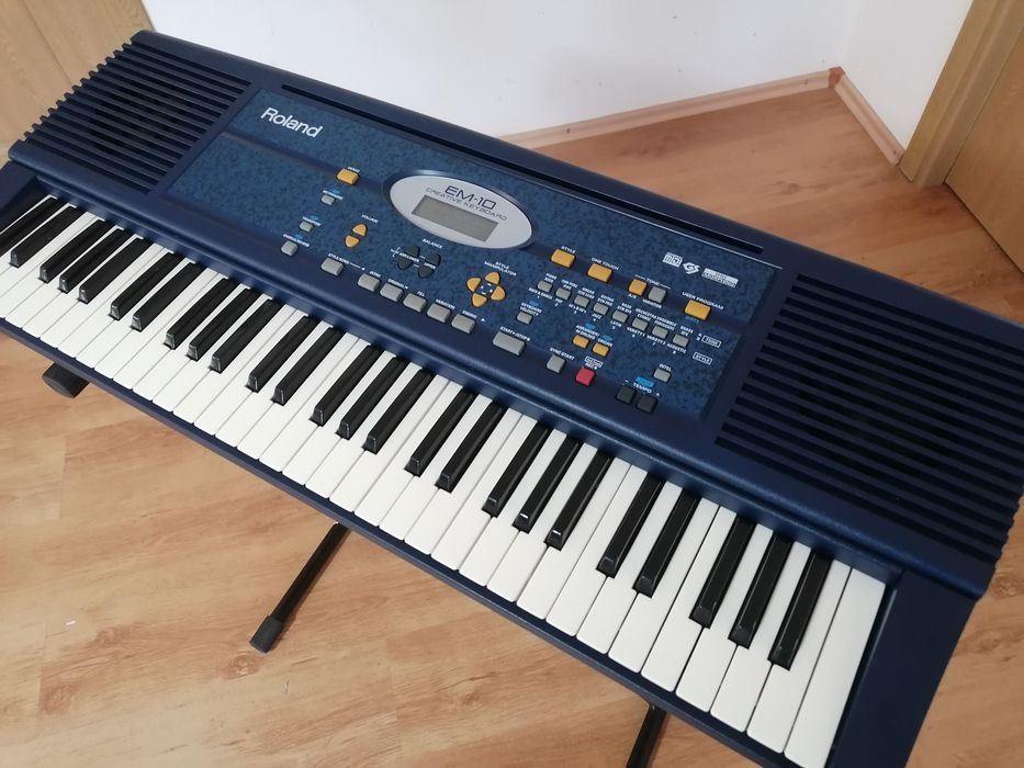 Roland EM-20 ROLAND EM-10 pian orga sintetis