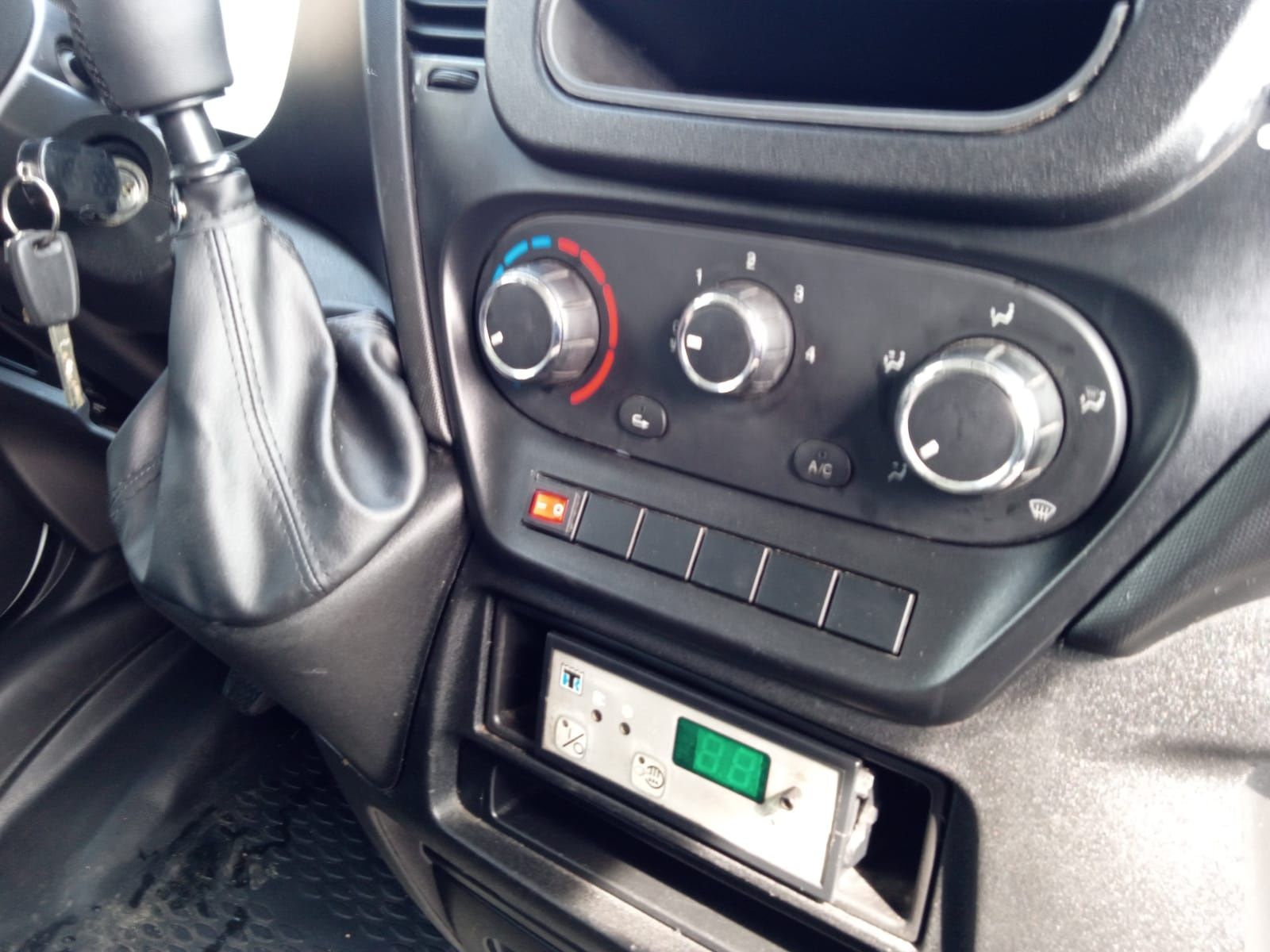 IVECO35C15-Aer Conditionat