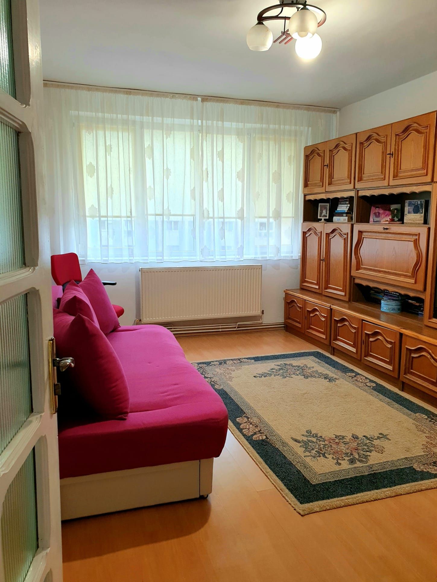 Închiriez apartament