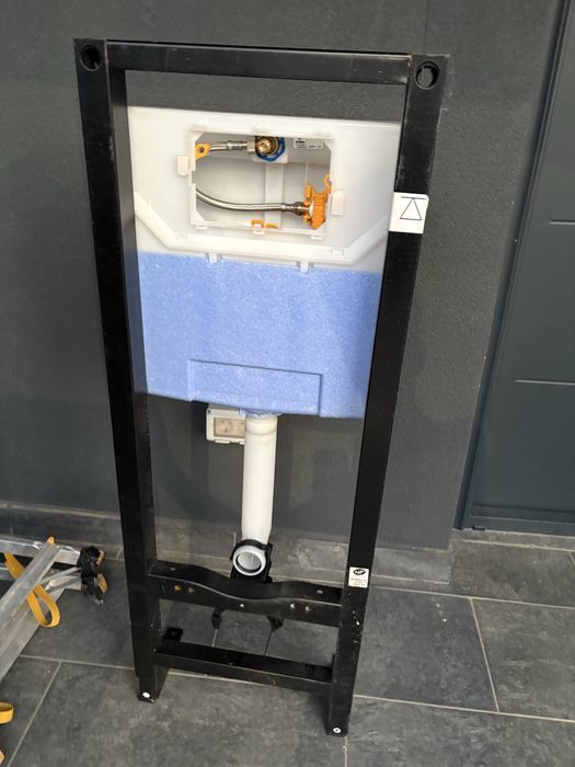 Vand 2 buc cadru +rezervor ingropat ideal standard