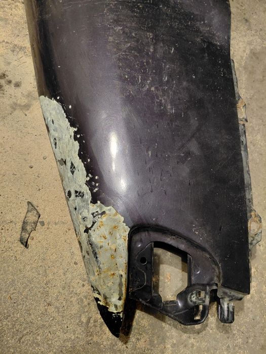 продам крыло водительская сторона